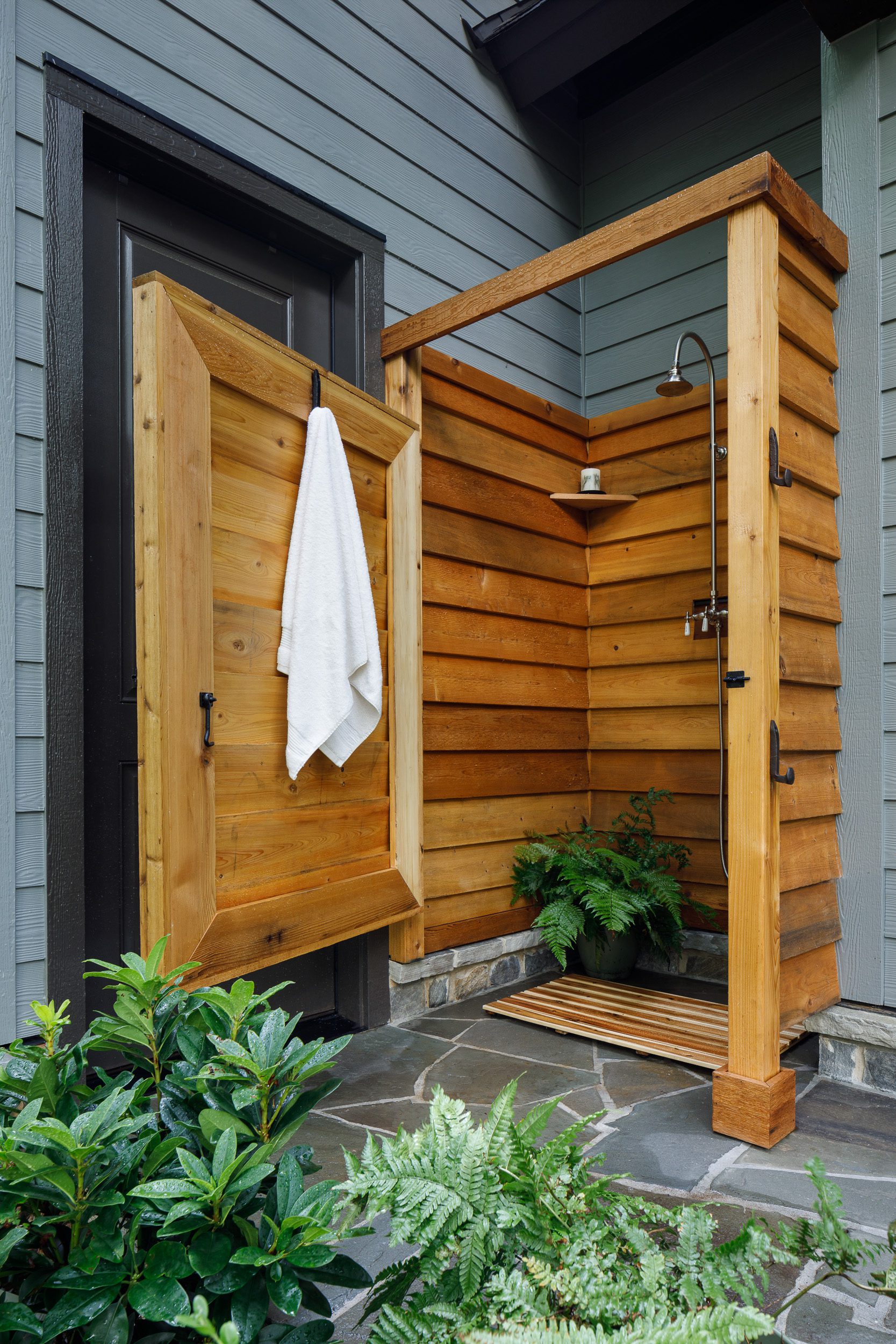 Keowee Springs - Cliffs Custom Lake Home Outdoor Shower